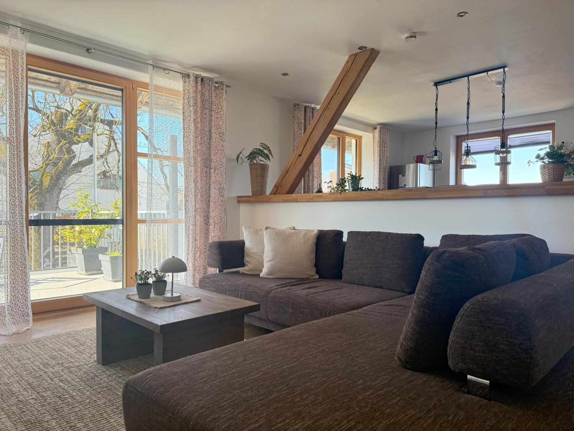 Apartment Fe Wo Brunnen - 120 Qm - Ruhige Lage - Viel Natur- Komfortabel - Grosser Balkon Und Garten