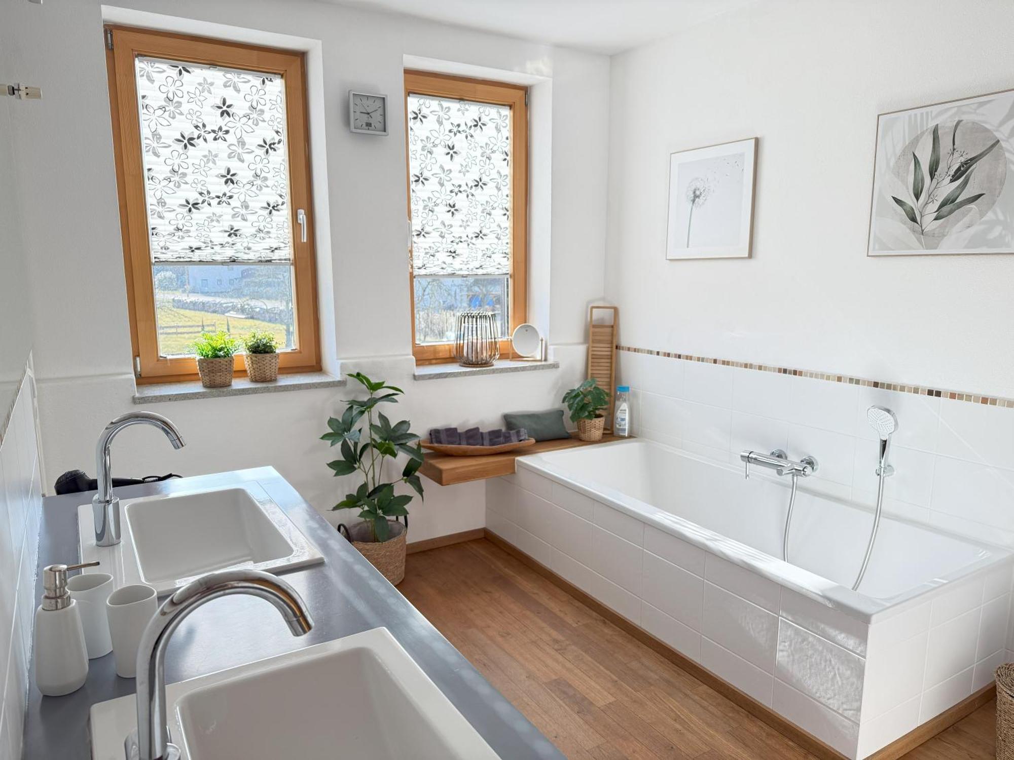 Fe Wo Brunnen - 120 Qm - Ruhige Lage - Viel Natur- Komfortabel - Grosser Balkon Und Garten * Memmingen