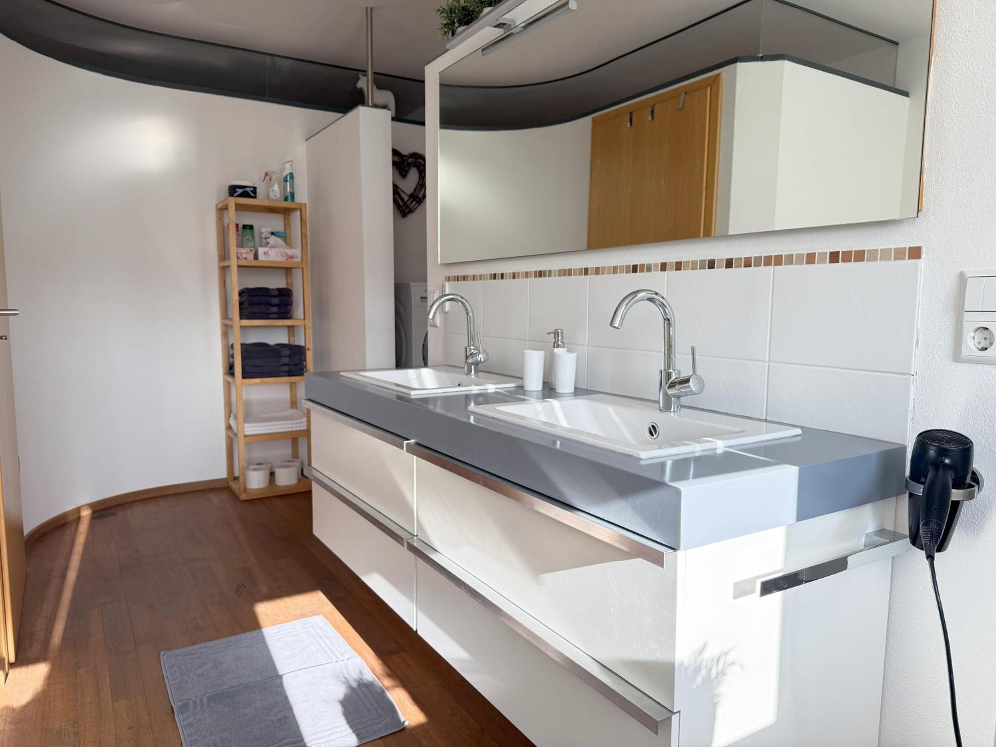 Fe Wo Brunnen - 120 Qm - Ruhige Lage - Viel Natur- Komfortabel - Grosser Balkon Und Garten Appartamento